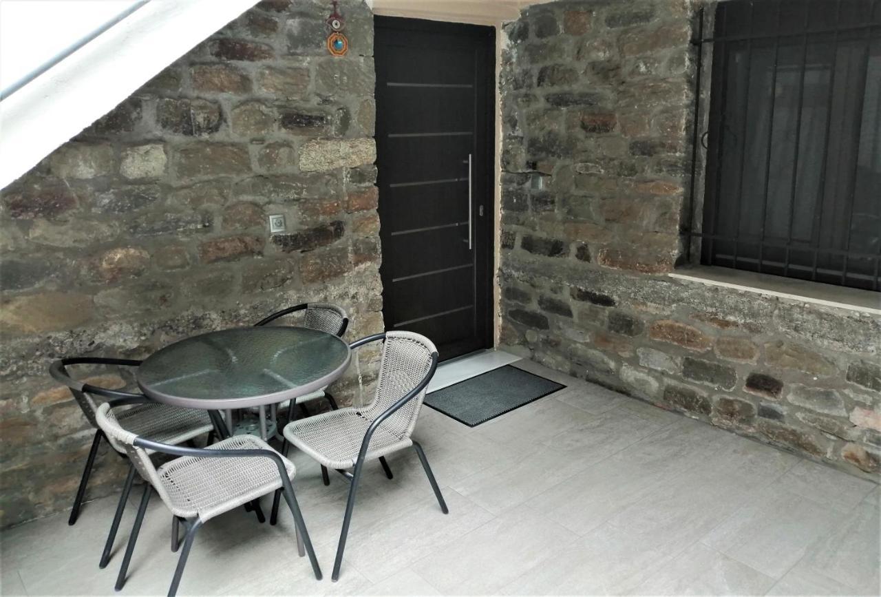 Modern Residence In The Center Of Trikala Exterior photo
